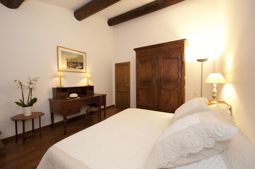 Bed and Breakfast La Maison Du Peintre En Provence Mallemort Zimmer foto